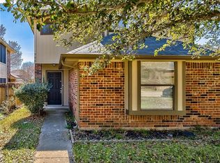 736 Red Oak Dr, Lewisville, TX 75067