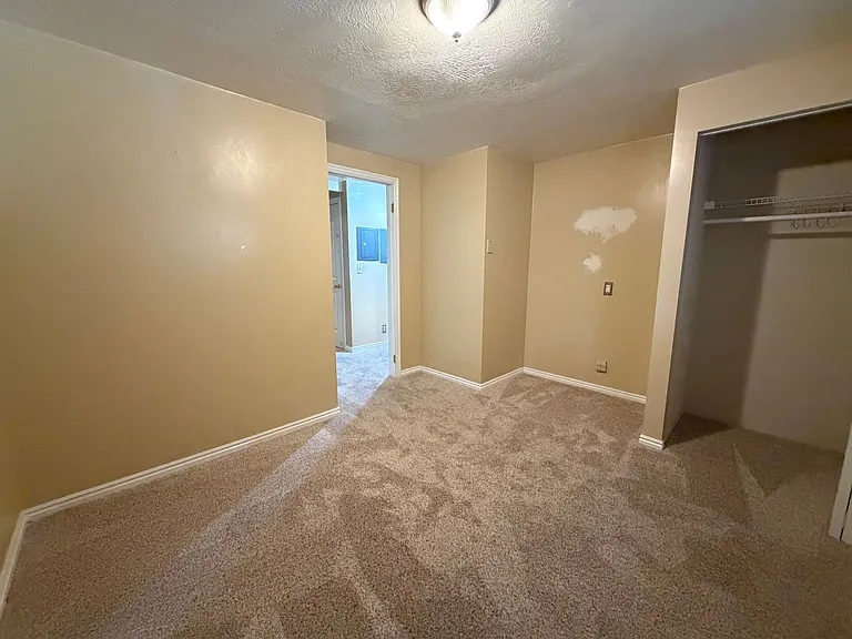 2080 E Debeers Dr — Photo 10