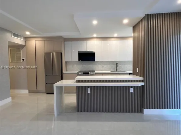 2430 NE 135th St, North Miami, FL