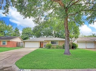5710 De Lange Ln, Houston, TX 77092