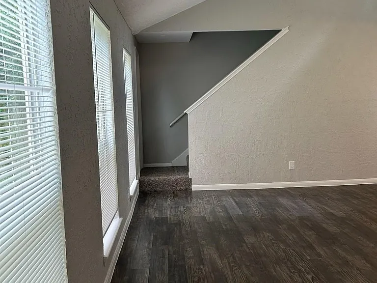 11923 Lakewood West Dr — Photo 9