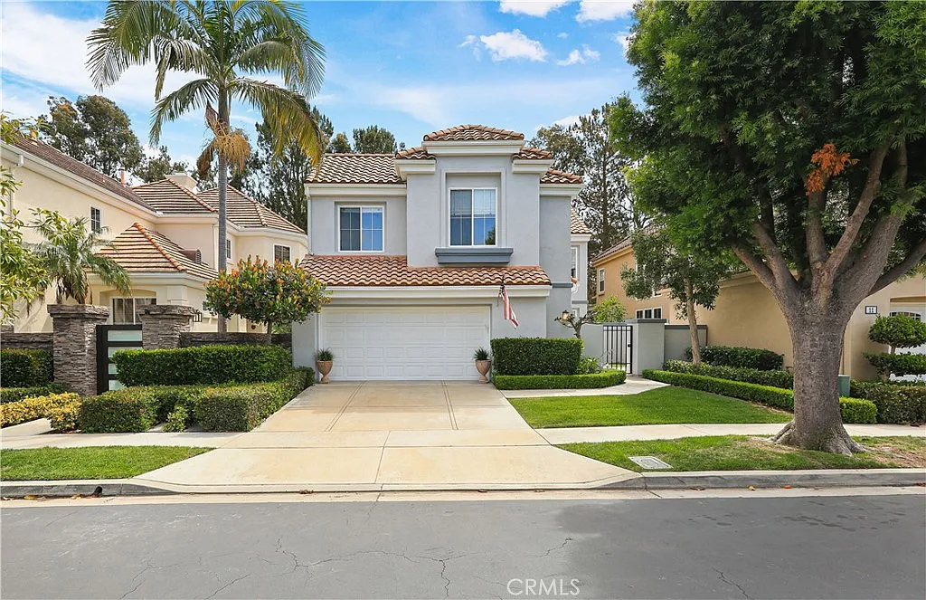 3 bed, 2.5 bath, 2473 sqft, $11,000 — Photo 1