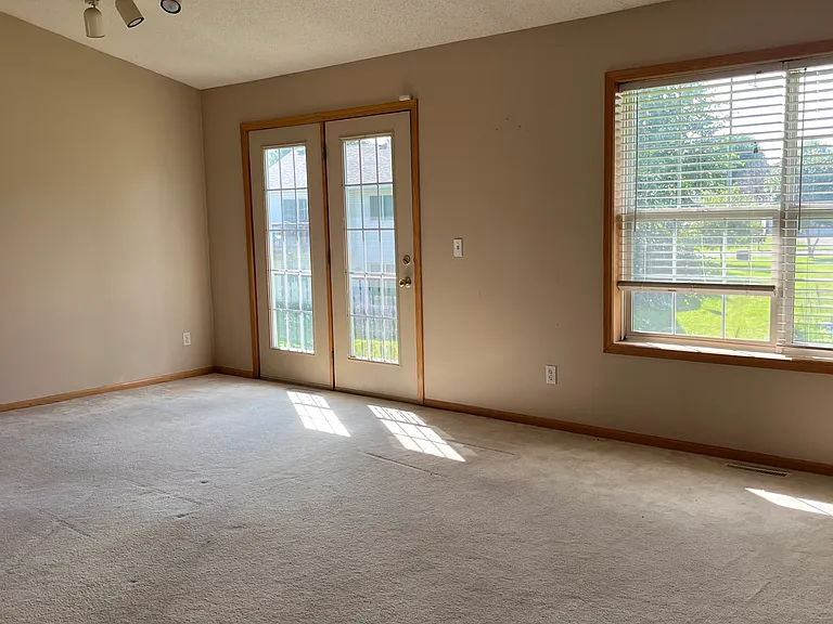 7865 Marilyn Dr — Photo 6