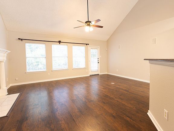 3rd image of 9804 Hickory Hollow Ln
