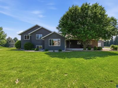27120 Morning Glory Ave, Harrisburg, SD, 57032