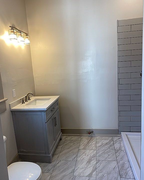 1st image of 605 E 6th St APT C