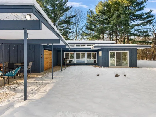 18830 77th St, South Haven, MI 49090