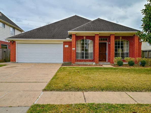 12227 Meadowglen Dr, Meadows Place, TX 77477