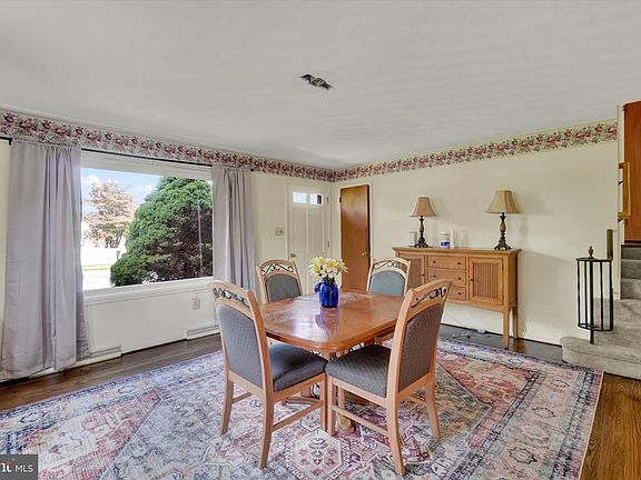 3rd image of 3310 Edenbridge Rd