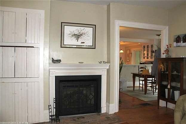 Living room showing gas fireplace , time to hang the stockings !