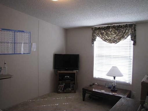 5th image of 343 Chandry Cir