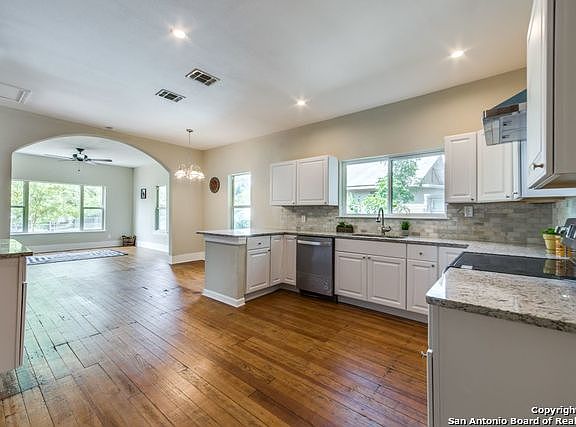 5th image of 115 Alvarez Pl