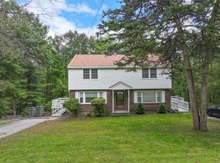 16 Maple Dr, Pelham, NH 03076