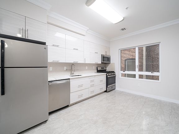 2nd image of 186 Kensington Ave #3B
