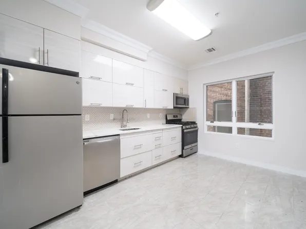 186 Kensington Avenue image 12 of 16