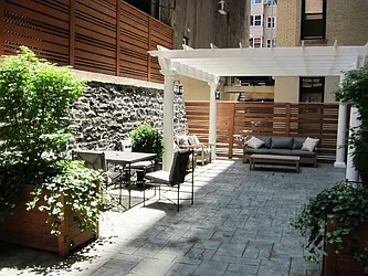 Rented by Nest Seekers International