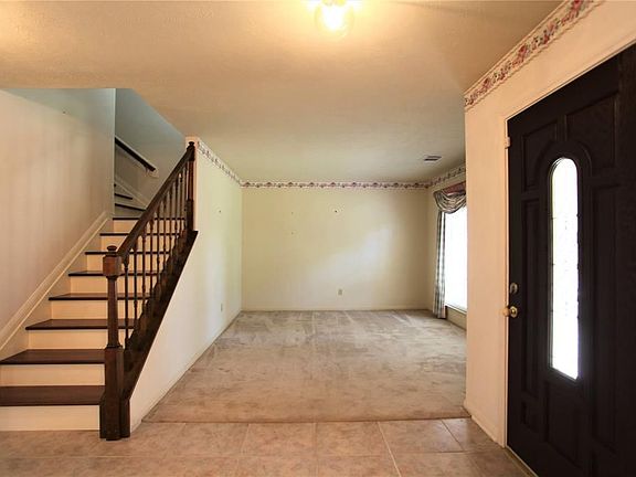 2nd image of 4923 Meadowglen Dr