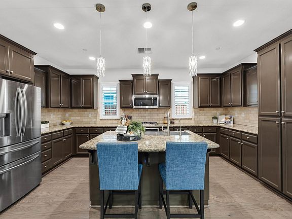 4th image of 3004 Sonsilla Ln