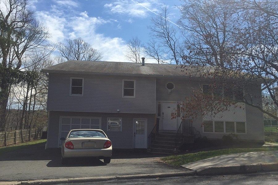 1st image of 21 Yale Dr