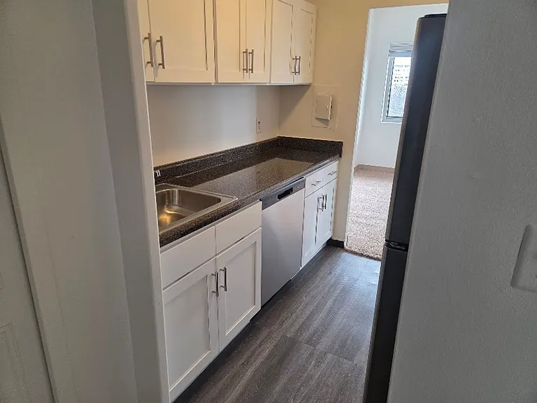 1220 N Pierce St — Photo 4
