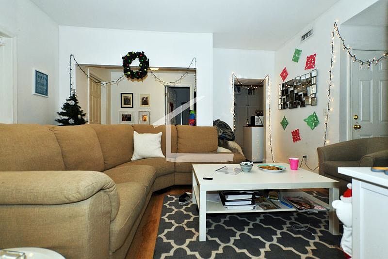 1st image of 49 Saint Marys St APT 03