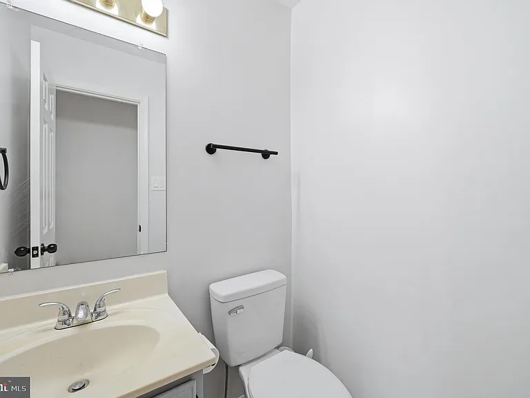 10609 Oxford Ct — Photo 10