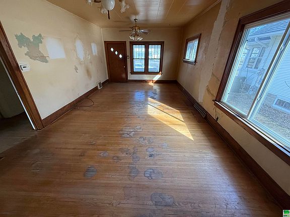 5th image of 2621 Rebecca St