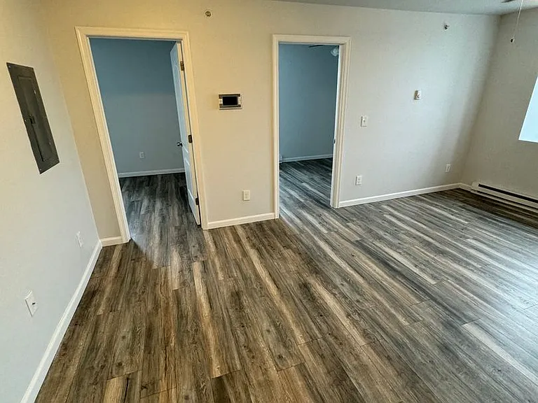 103 Main St — Photo 2
