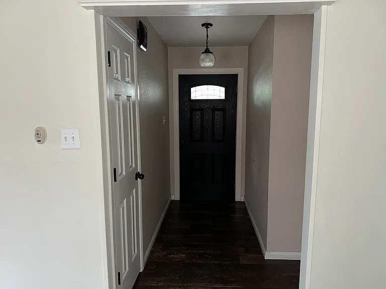 625 Main St — Photo 15