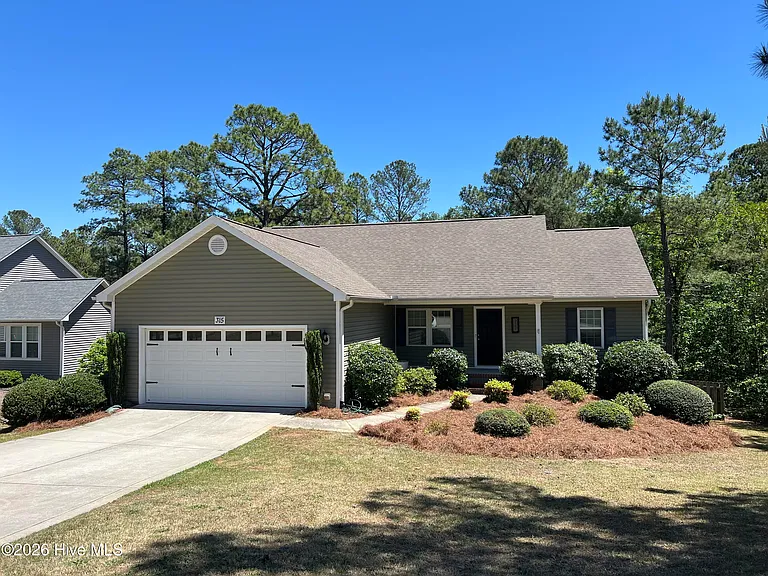 315 Adams Cir — Photo 1