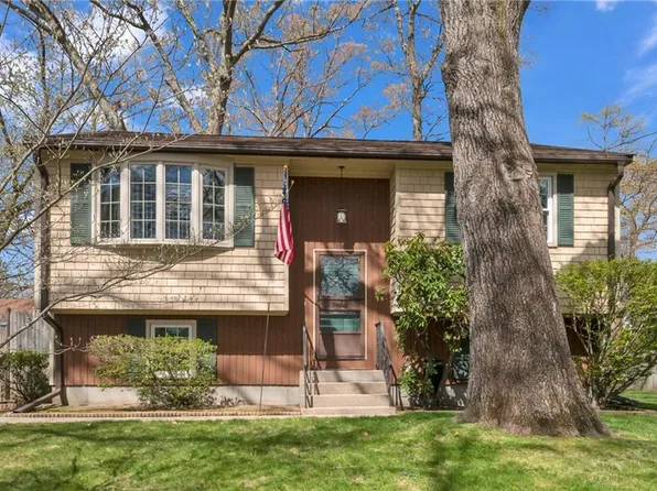 175 Monroe St, Warwick, RI 02888