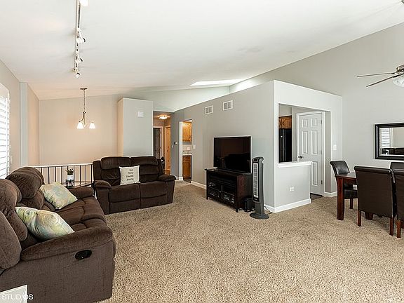 4th image of 8953 Clearview Dr