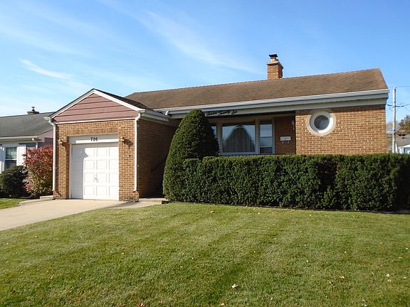 2nd image of 726 Robinhood Ln