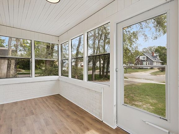 5th image of 4329 Thorndyke Ave SW