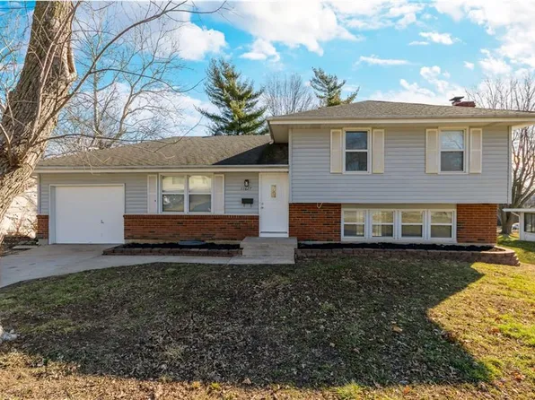 11627 Sycamore Dr, Kansas City, MO 64134