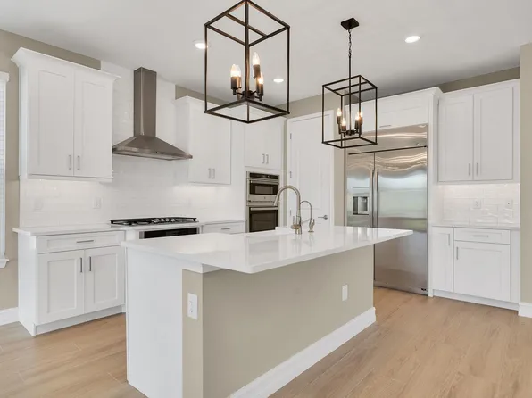 2217 6th St E, Palmetto, FL 34221