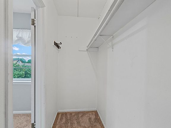 2nd image of 3327 Bobbie Ln