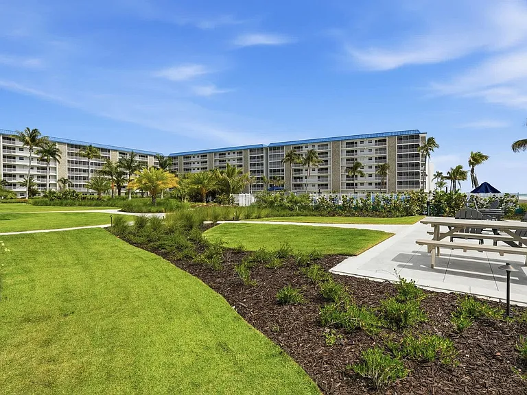 25710 Hickory Blvd #2-ID1521537P — Photo 33