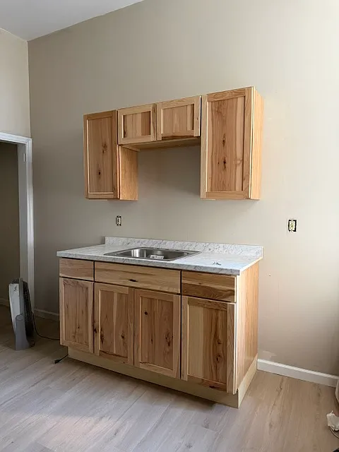 1 bed, 800 sqft, $1,095 — Photo 3