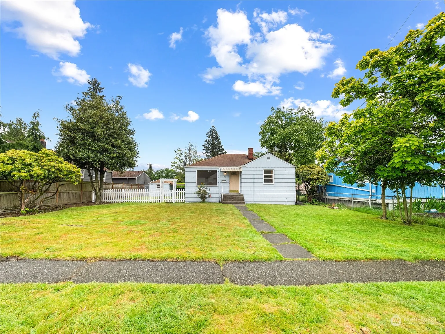 13410 1st Avenue SW photo 1