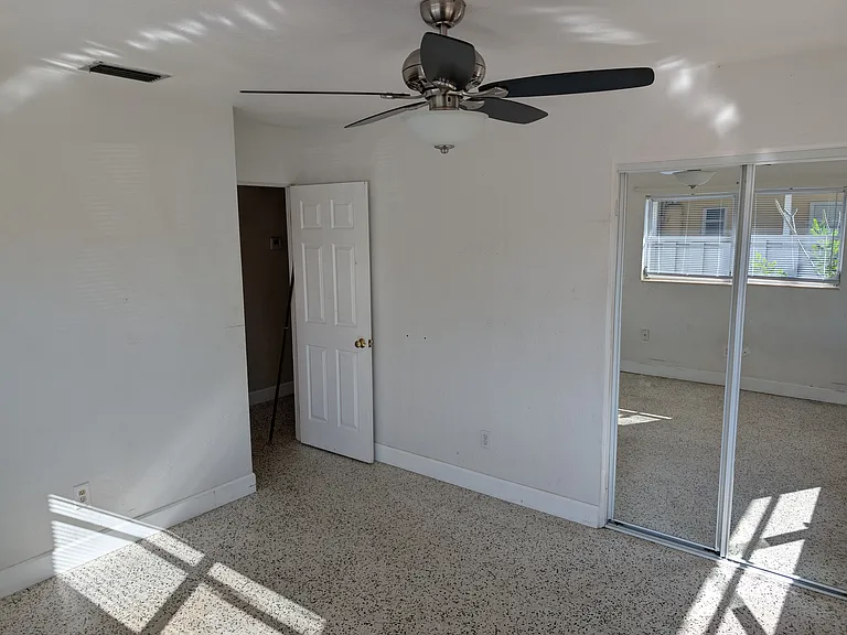 2303 Tulip St — Photo 32