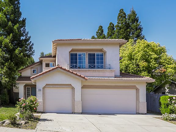 3rd image of 204 Skopas Ct