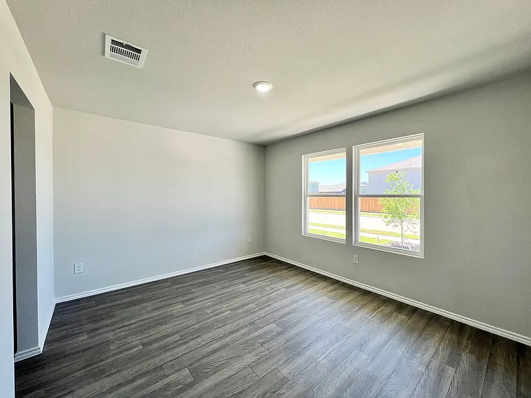 544 Quail Meadows Dr — Photo 4
