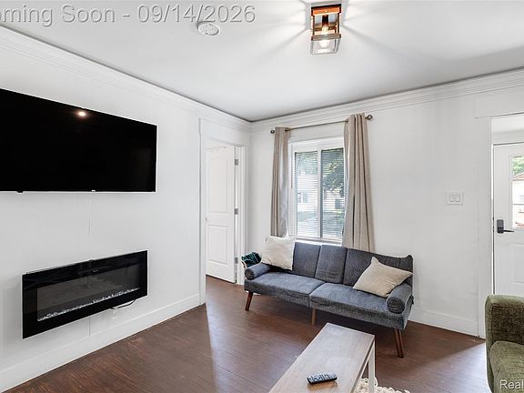 5th image of 2341 McDowell St