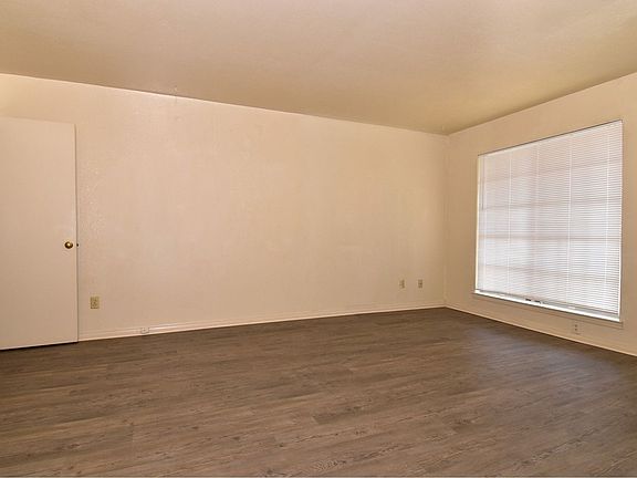 5th image of 3106 Stanford St APT B