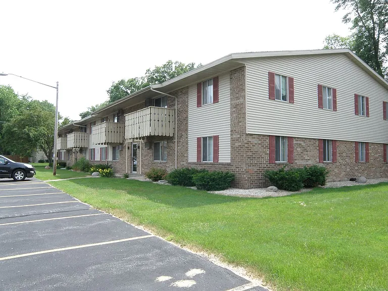 2410 Wilson Ct — Photo 8