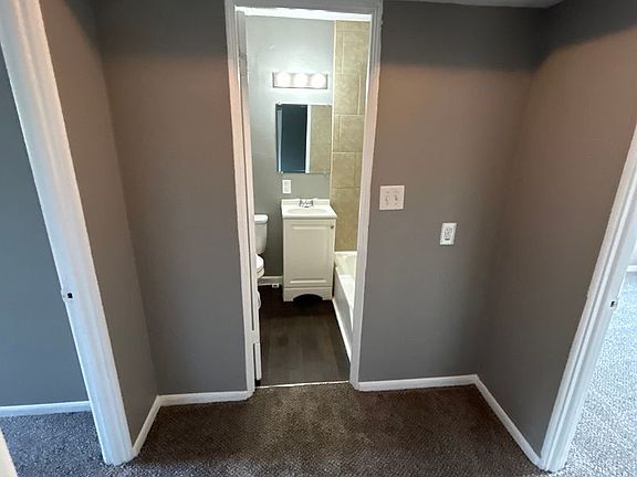 5th image of 1060 Forest Ct APT 8