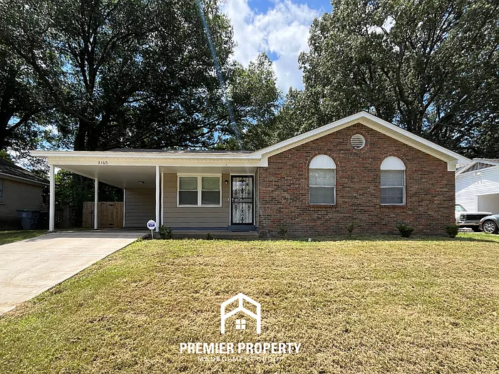 3165 Mackham Ave — Photo 1