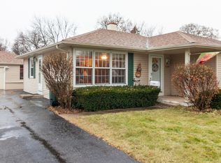 2307 Flicker Ln, Rolling Meadows, IL 60008