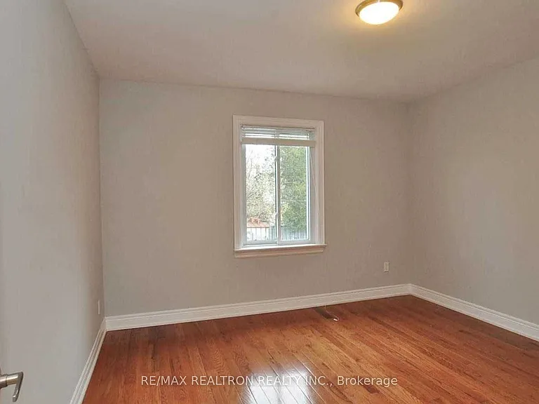 17 Crosland Dr #MAIN FL — Photo 11